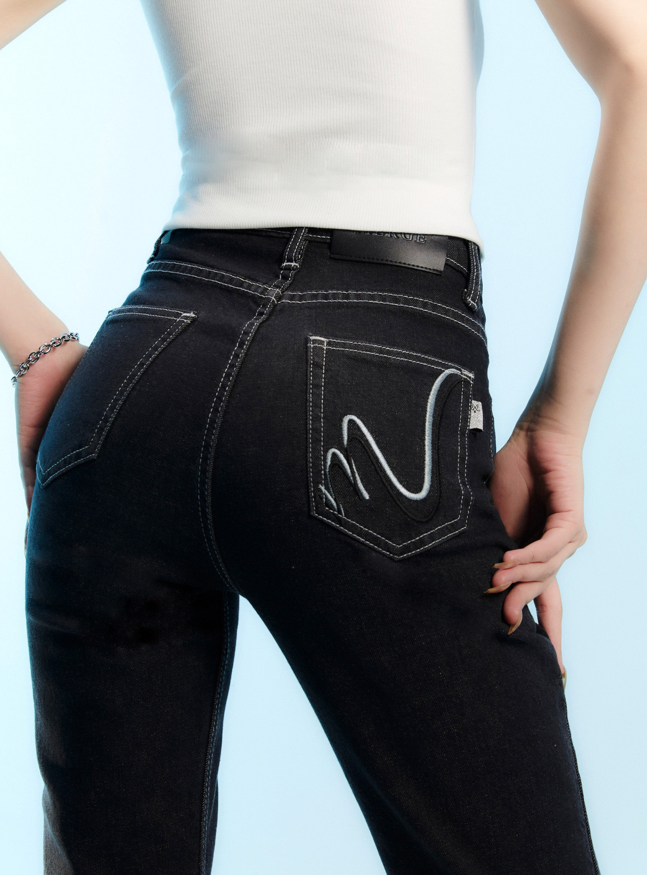 Essence Jeans